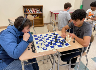 Students Play, Learn in Chess Club – Norsestar