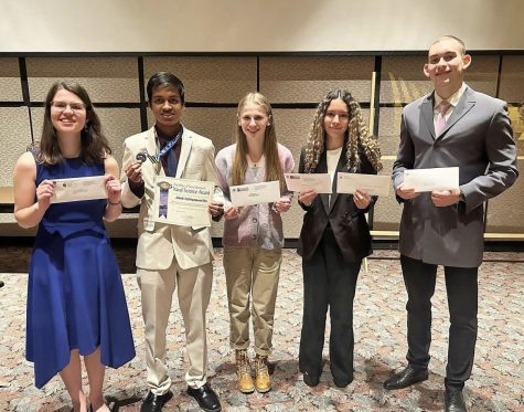 From left to right : Isabella Rogozinski, Ashok Sathiyamoorthy, Audrey Whitfield, Emily Taveras, Anthony Kaminskiy